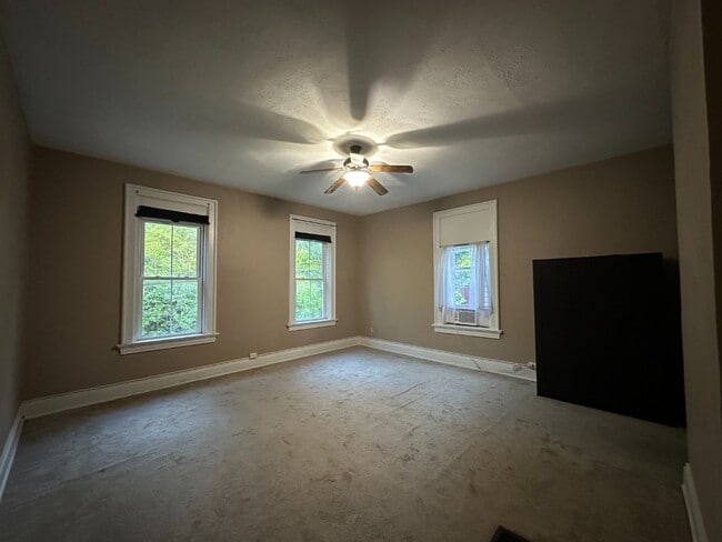 Photo - Spacious 5-Bed Home Near UC with In-Unit Laundry