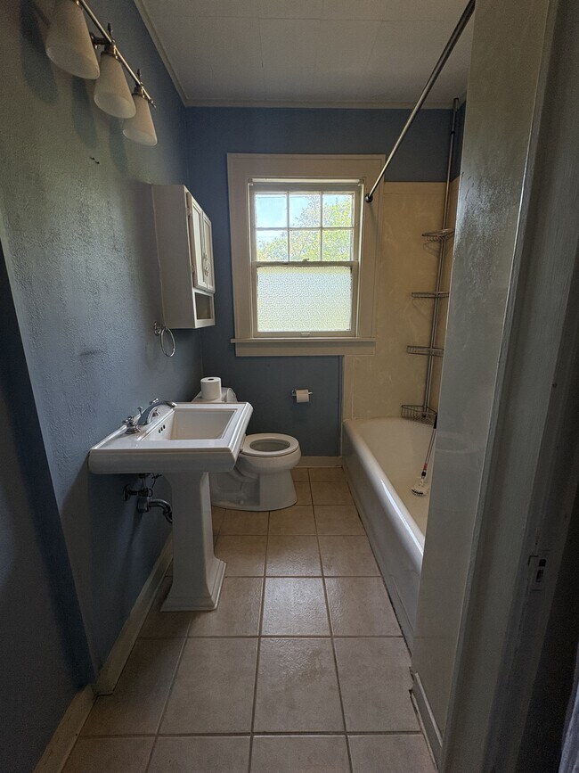 Photo - 100 Linwood Ct