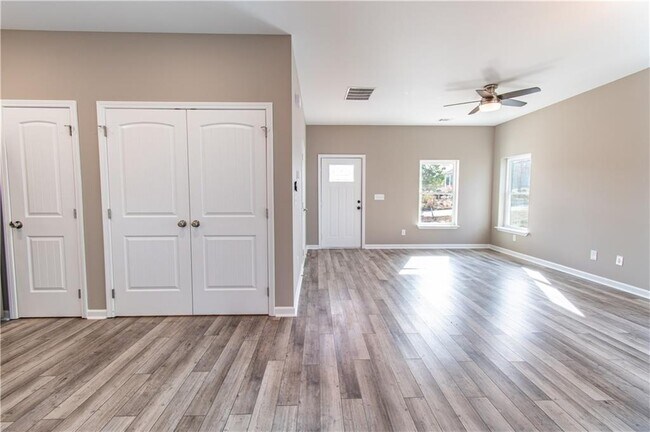 Photo - 115 Pinto Ln