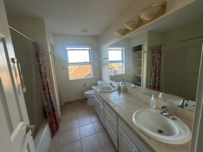 Building Photo - 13698 SW Hillshire Dr