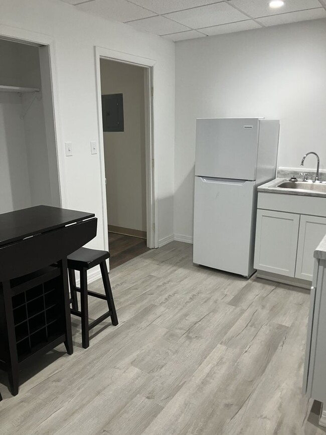 Photo - 211 N Queen St Unit 8