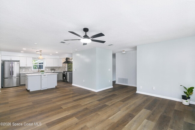 Photo - 2122 Michigan Ave
