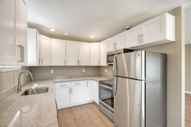 Building Photo - 15532 27th Ave NE Unit 3