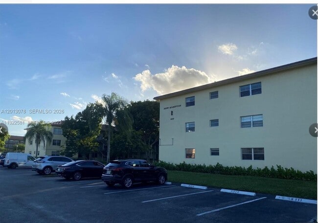 Building Photo - 150 SW 134th Way Unit 314R