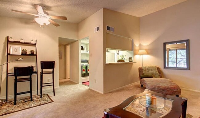 Photo - 3600 Greystone Dr Unidad 0519