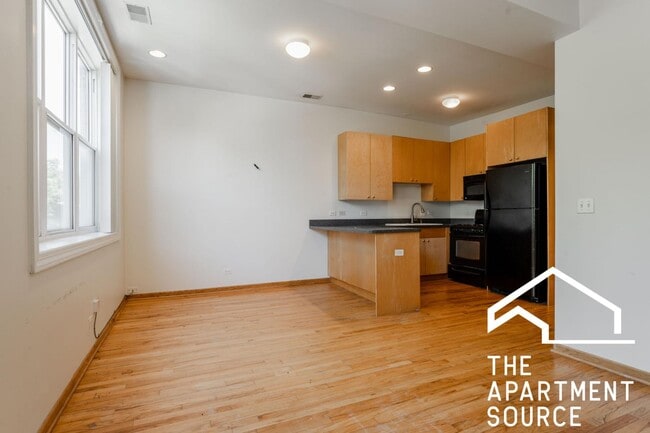 Photo - 1446 N Leavitt St Unit 2F