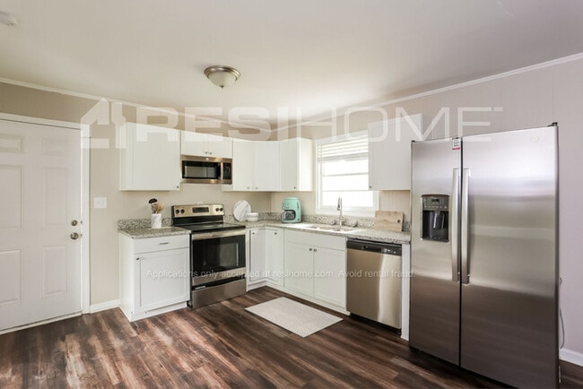 Photo - 6061 Pine View Terrace