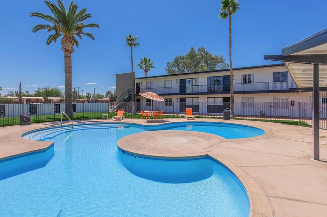 Swimming pool / courtyard - Palms on 2nd