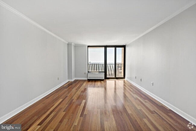 Building Photo - 1420 Locust St Rental