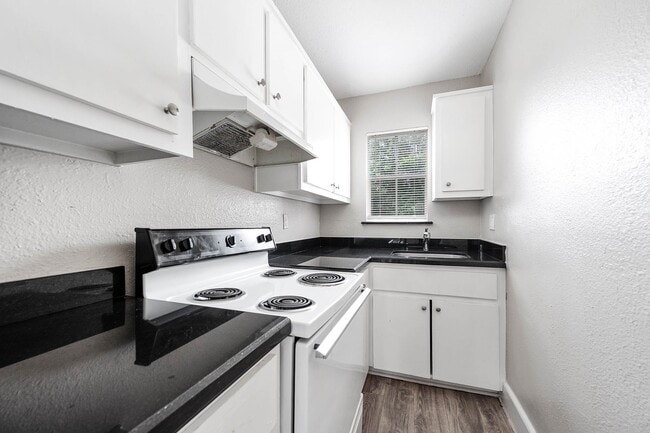 Photo - 1711 Fourcade St Unit 5