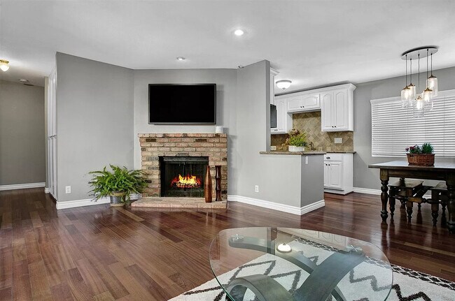 Photo - 2319 Curlew St Unit 2