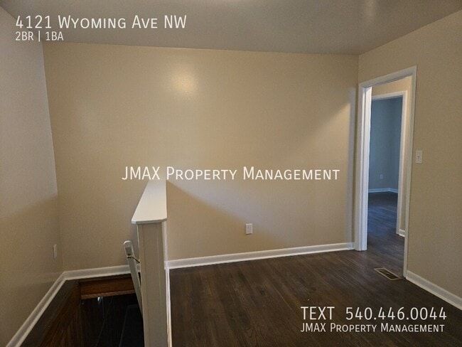 4121 Wyoming Ave NW