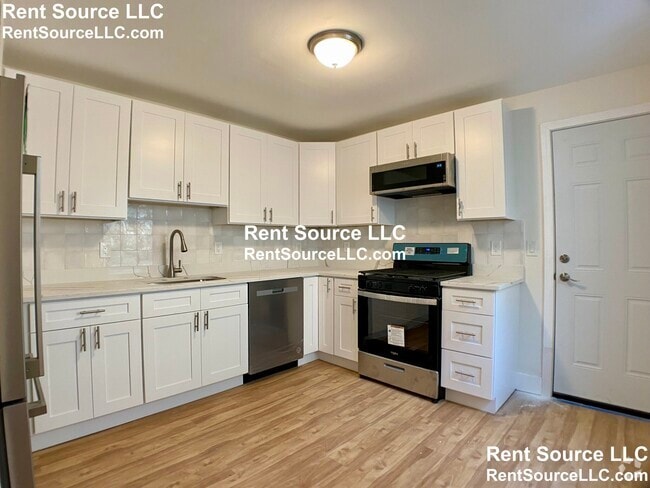 Building Photo - 69 Florence St Unit 69 Florence St., #3 Rental