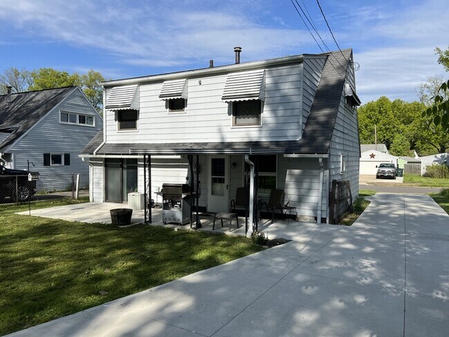 Photo - 1826 Hanover St