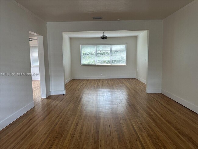 Photo - 904 Wallace St