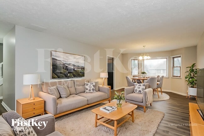 Photo - 458 Pebble Way