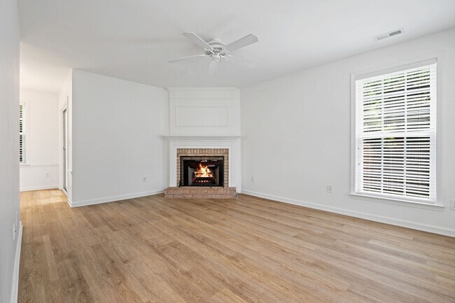 Photo - Charming 3-Bedroom Rental in Sunset Hills ...