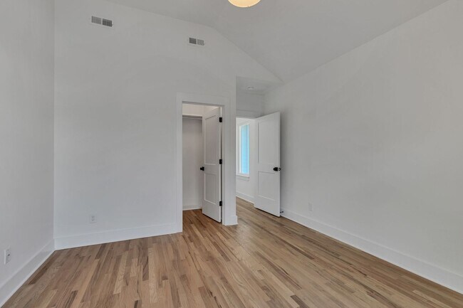 Photo - 5917 Robertson Ave Unit D