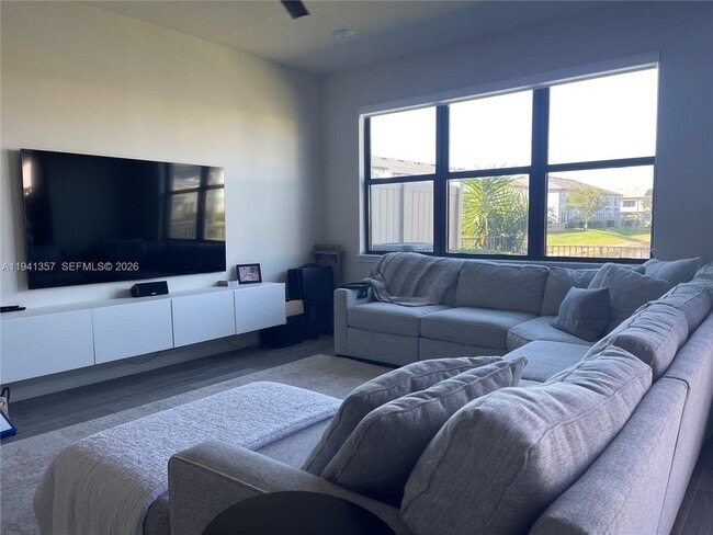 Photo - 4441 Appleton Cir E