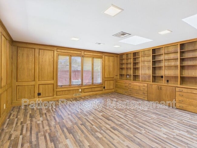 Photo - 6810 Montague Dr