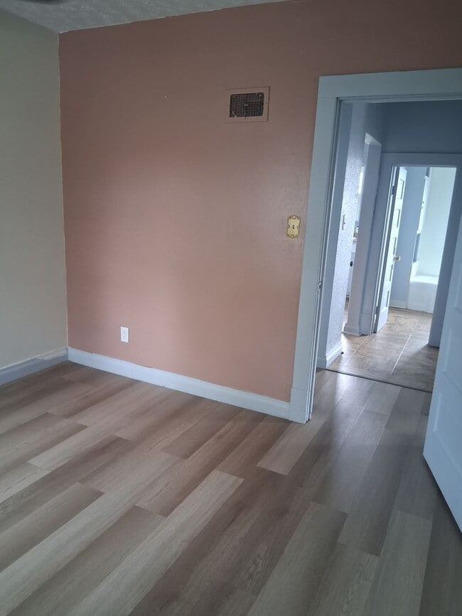 Photo - Chariming 2 bedroom Duplex in Quiet Neighborhood