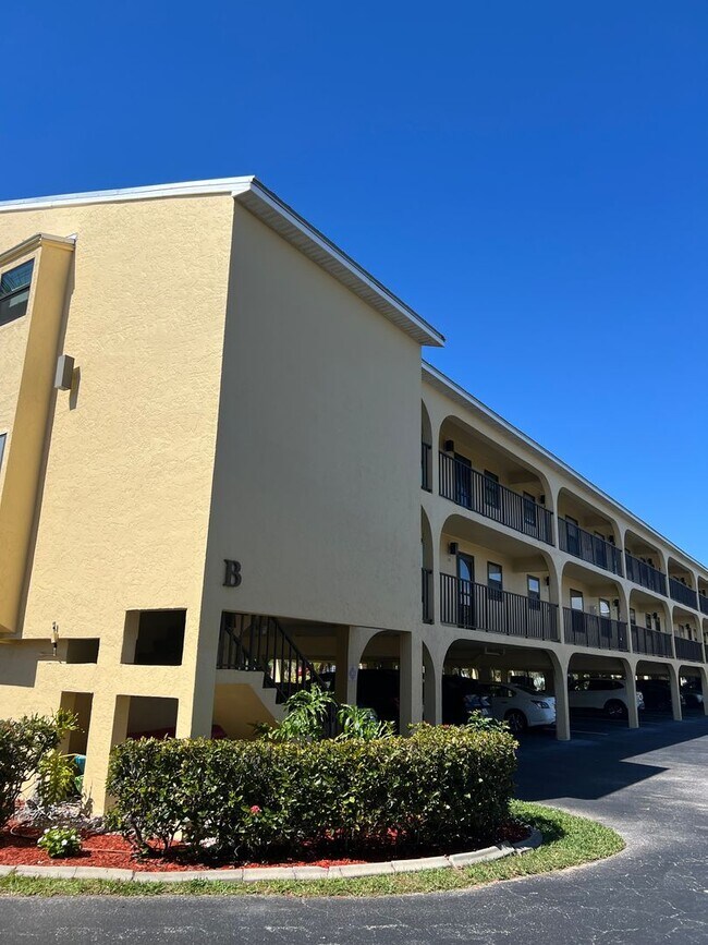 Photo - Located on the Myakka River in El Jo Bean 2nd floor Unit B210