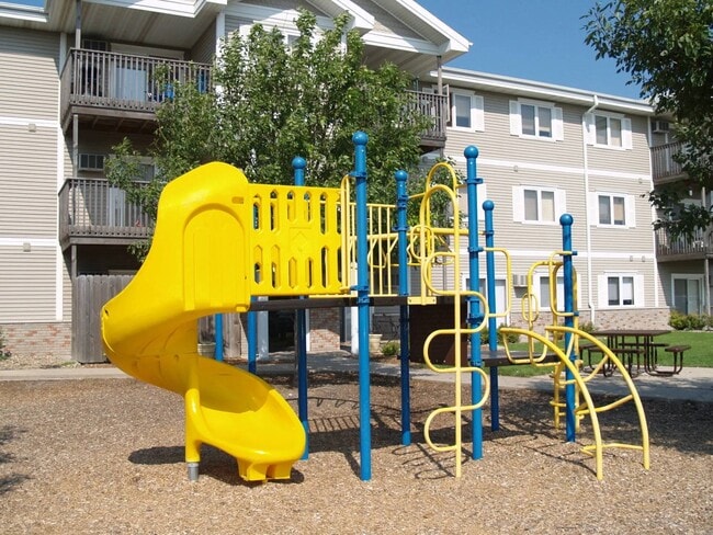 Photo - Oak Crossing