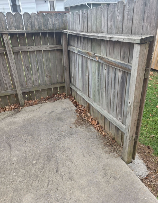 Photo - Great 3 Bed 2 Bath 2 Car Garage Split Level Duplex- Pets ok!