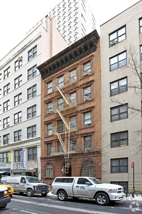 35 West 65th Street - 35 West 65th Street Apartments