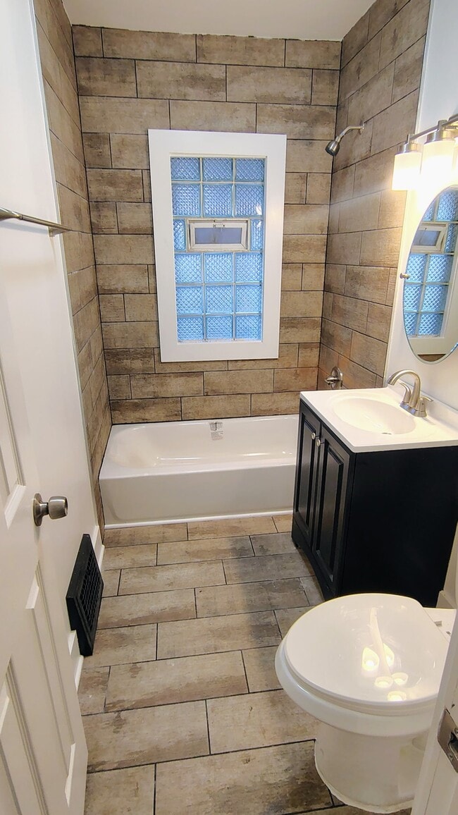 Photo - 544 Cherry St