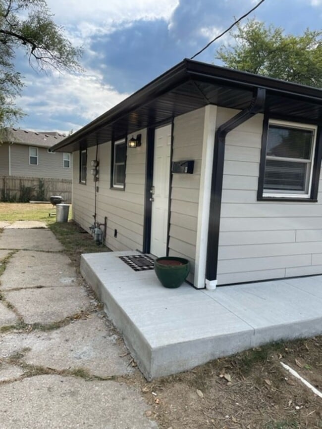 Photo - 1906 Gordon St Unit B