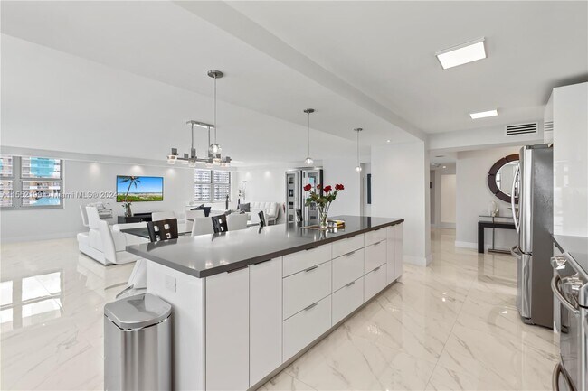 Photo - 1912 S Ocean Dr Unidad 17A