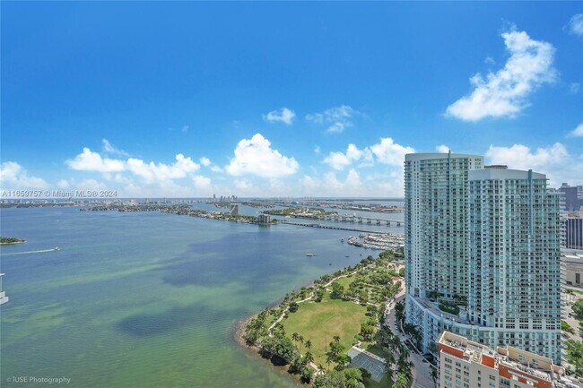 Building Photo - 2020 N Bayshore Dr Unit 4003 Rental