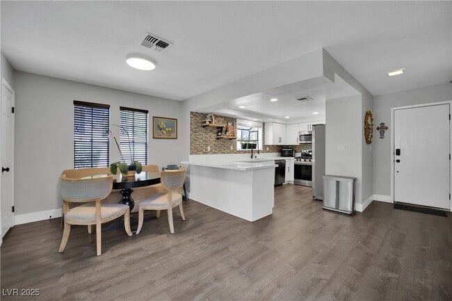 Photo - 3959 Salisbury Pl