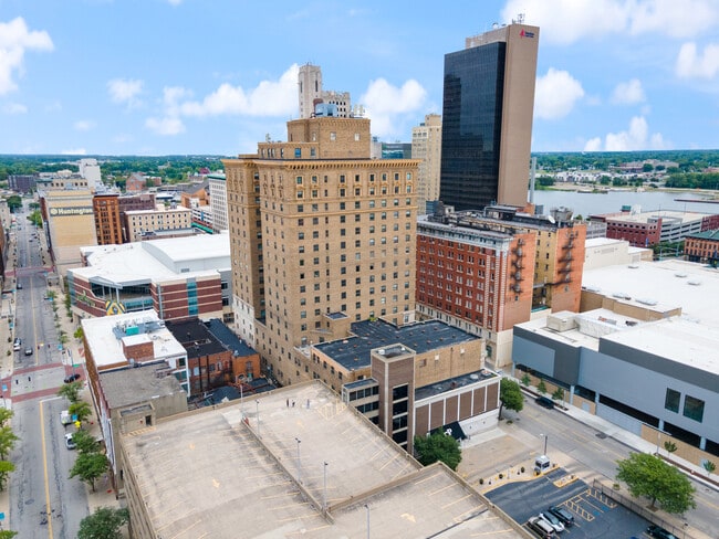 Commodore Perry Apartments