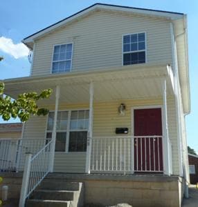 Photo - 128 Montmullin St