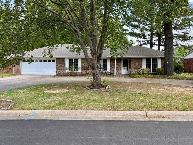 Photo - 10509 Meandering Way