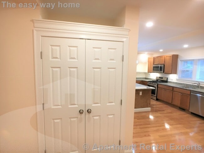 Photo - 67 Temple St Unit #1