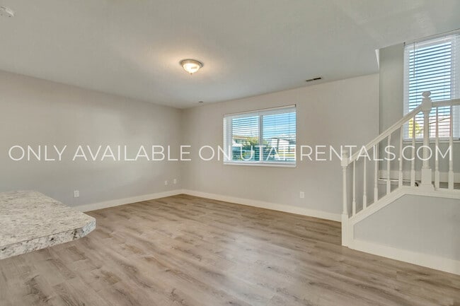Photo - 1731 W Garden Dr