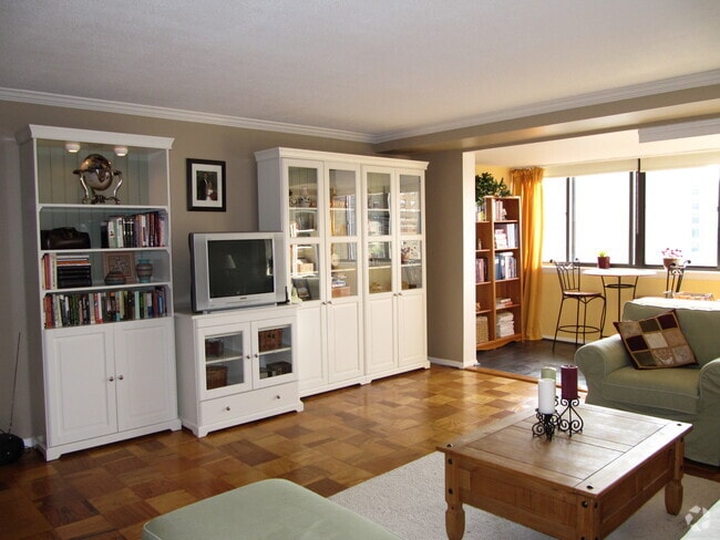 Building Photo - 2 Hawthorne Pl Unit 15A Rental