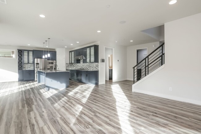 Photo - Spacious 5-Bedroom Home for Rent in Martha Lake – Lynnwood