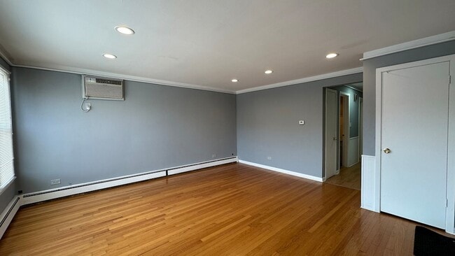 Photo - 6118 W Gunnison St Unit 1