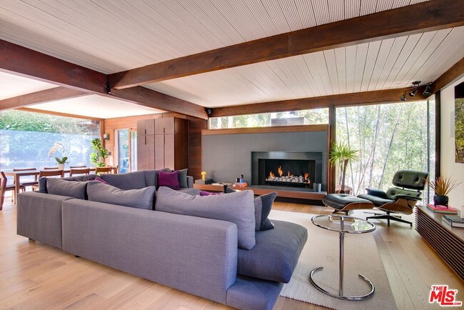 Building Photo - 9624 Yoakum Dr