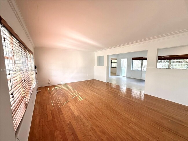 Photo - 845 Fairway Dr