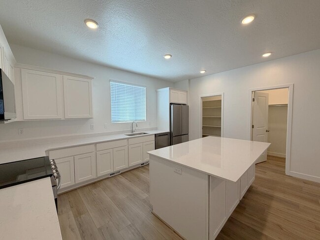 Photo - 502 S 1140 W