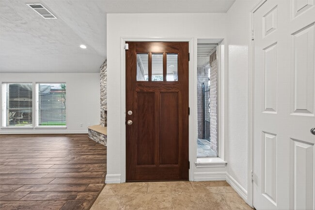 Photo - 14222 Stokesmount Dr