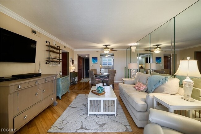 Photo - 2121 Collier Ave Unit 518