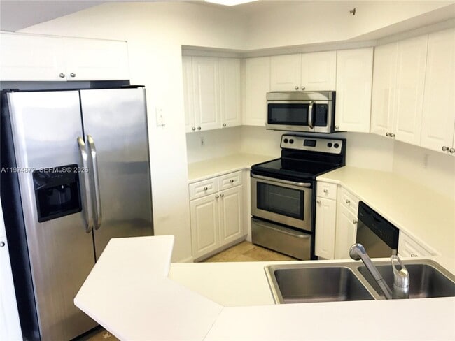 Photo - 1800 Sunset Harbour Dr Unit 811