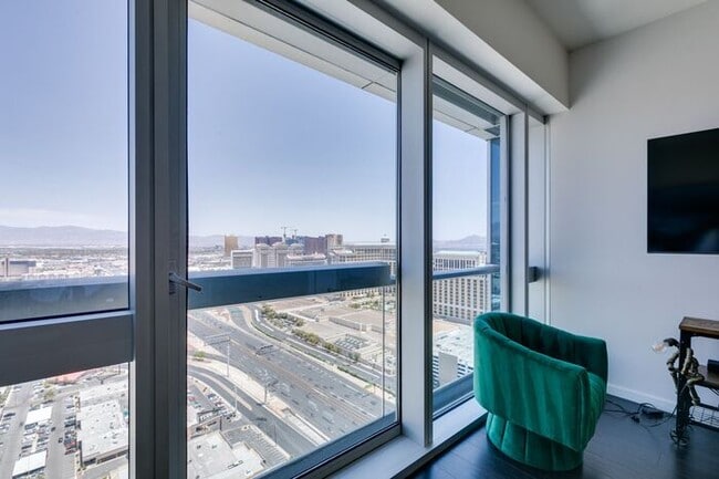 Building Photo - Luxury Furnished 2 Bed, 2 Bath Residence at The Martin with Strip & Mountain Views