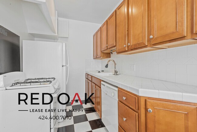 Photo - ~1 Month FREE~ One Of a Kind, Charming, Br... Unidad 207